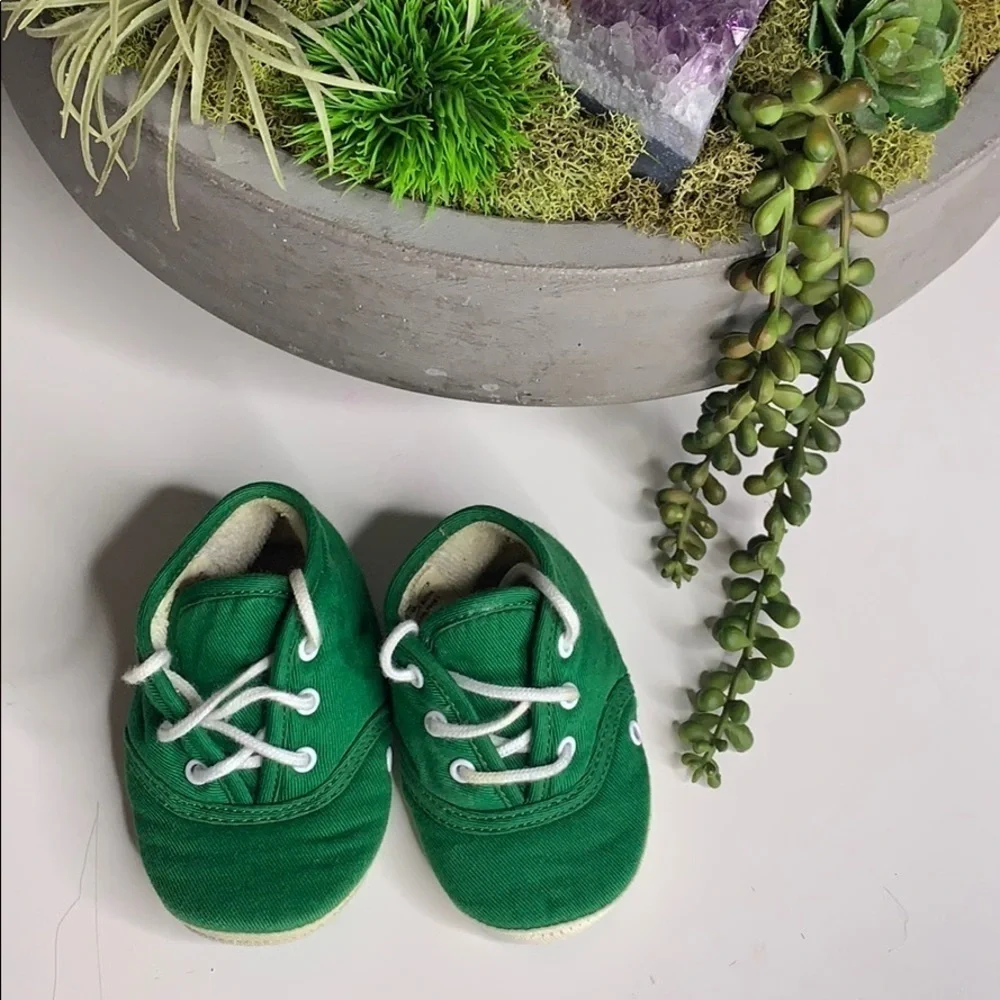Vintage 1990s Baby Gap Infant Kelly Green cloth crib Sneaker Sz 2